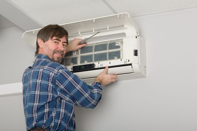 Acheter un climatiseur pour un appartement et combien cela coûte-t-il en utilisant l'exemple des climatiseurs au sol et mobiles sans conduit d'air